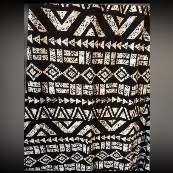Kirious Long Maxi Black&White Printed Skirt NWOT Size S - Picture 2 of 5